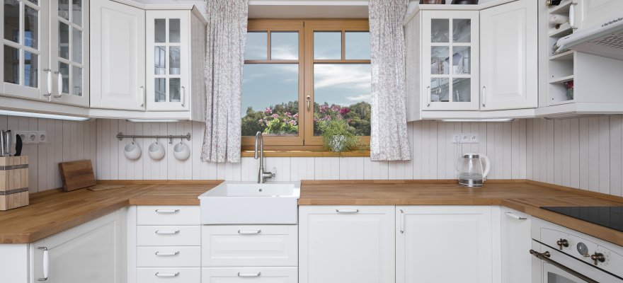 I plastová okna mohou věrně imitovat dřevo. Vyberte si ten správný dekor a slaďte svůj dům do detailu.